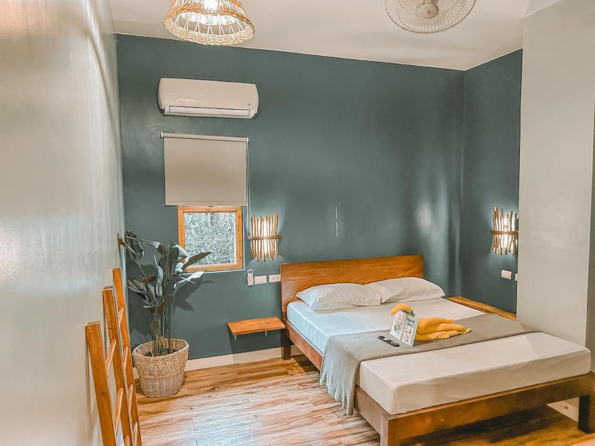 Outpost Hostel - Корон Екстериор снимка
